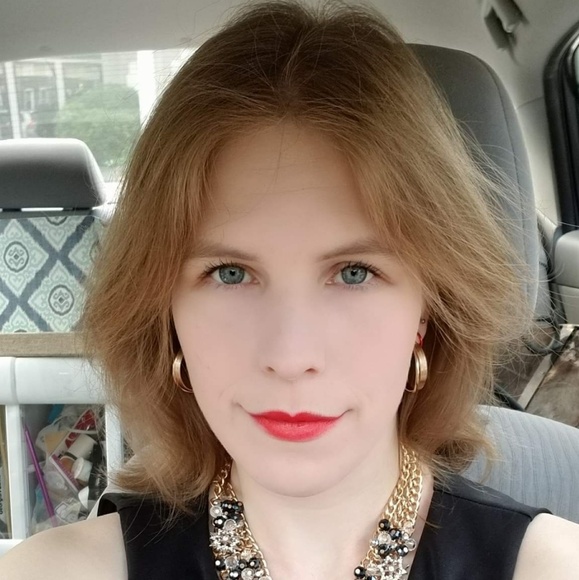 Meet your Posher, Angela - Picture 2 of 3